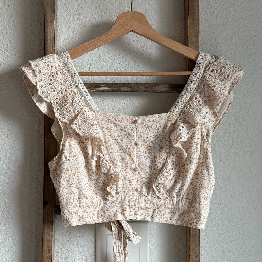 American Eagle cottagecore boho floral eyelet lace ruffle sleeve crop top